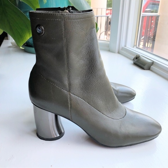 OLIVE Green soft stretch leather ankle boots 8 - Picture 1 of 8